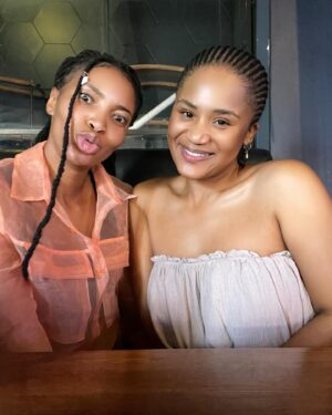 Keke Mphuthi Instagram - Catch up date with the BESTIE at Jozi Gin ♥️♥️♥️ obviously we are always laughing cause I mean … life is for the living😊😊😊.

🤎🧡🤎🧡🤎🧡