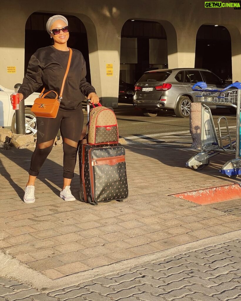 Keke Mphuthi Instagram - Catch FLIGHTS …not feelings HAPPY MONDAY #newweek #newgoals #growth #opportunity