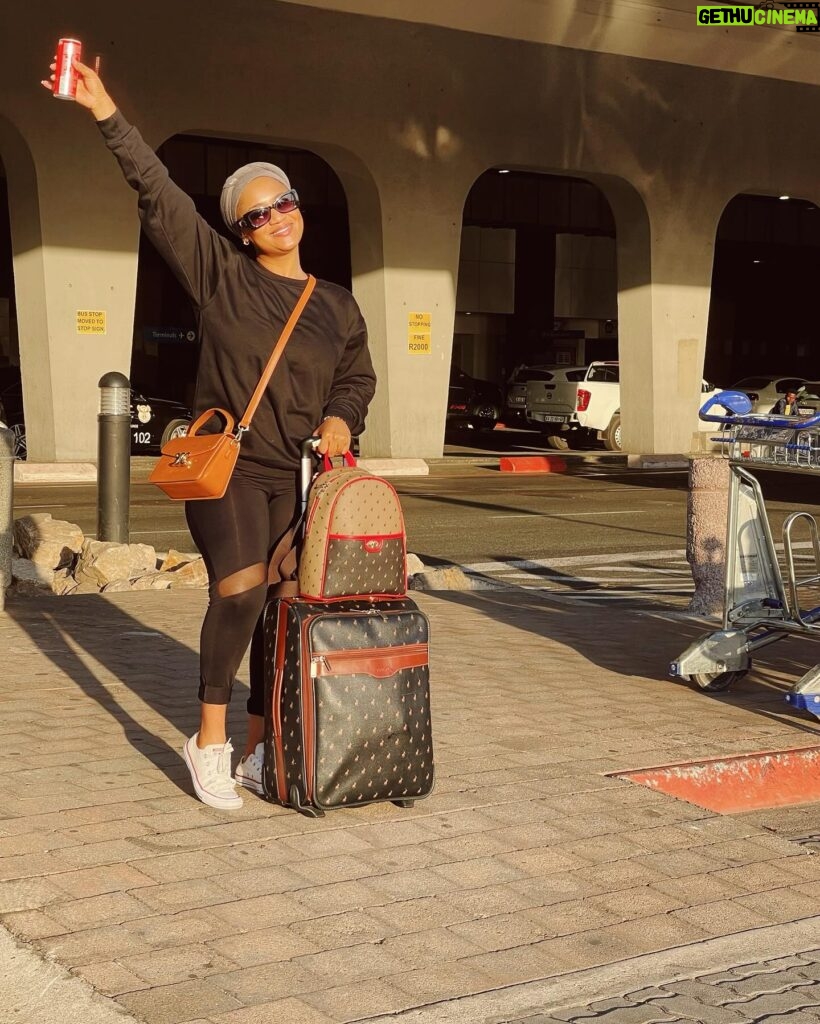 Keke Mphuthi Instagram - Catch FLIGHTS …not feelings HAPPY MONDAY #newweek #newgoals #growth #opportunity