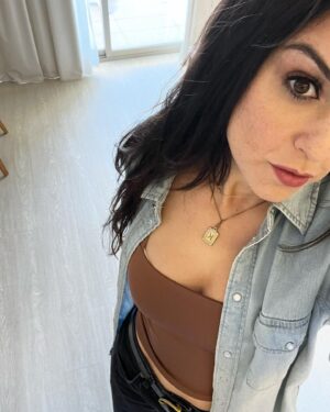 Kelen Coleman Instagram - EYE was in Spain here. Super obvious right?! Totally. Theres paella just out of frame & sangria just waiting for a sip. I knew you could tell. #bs #butiWASinspain #ijustloveaneyephoto #itsallintheeyes #givemeyourballs #yourEYEballsyoucreep #dontbegross #illloveeyeballs #browneyedgirl #stillhave2015visionyall #butialsoloveglasses #onedayillhaveeyeballsinglassesphotos #thesehashtagsneedtoend #theend