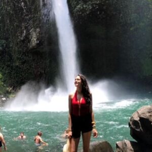 Kelen Coleman Instagram - I call this...“Waterfall 1 leg bike short glory”. This place. was. amazing. Full stop. (Also featured on pilot Pete’s season of the bachelor apparently 😝🤦🏻‍♀️😬😍) #lafortunawaterfall #lafortunacatarata #costarica #arenal #waterfall #cataratas #lafortuna #travel #ggt #girlsguidetotravel #thespringsresortandspa