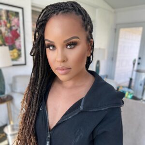 Kellee Stewart Instagram - Philly Artist on a Philly Girl 💄 
When Atlanta based @jacenbowman visits his hometown he gets your girl togethaaaaaa! Thank you for the Saturday beat, family! SWIPE #makeupartist #makeup #atlantamakeupartist #phillymakeupartist #cityofbrotherlylove #fertility #fertilityadvocate #fertilitygig #11:11