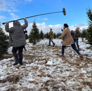 Kelley Jakle Instagram - So excited to be heading back to Gettysburg this month for the premiere of “A Gettysburg Christmas!” I had the best time getting to work with my dear friend @i_am_seanfaris, the rest of the cast @therealleemajors @boxleitnerbruce @katevernonofficial @tomveratv @sarahlitton and our fearless leader Bo Brinkman. See y’all at The Majestic Theatre @gburgmajestic Nov. 27th! @agettysburgchristmas 📷: @amiliakspicer