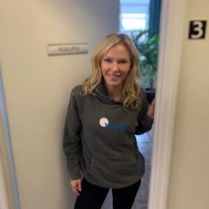 Kelli Giddish Instagram - To celebrate TONIGHT’S #SVU22 premiere, @wolfentertainment and I are gifting one of you a Wolf hoodie! For a chance to win, follow me and @wolfentertainment, tag two friends below, and tell me what you are most excited for this season. Winner will be selected at random on 11/20. Good luck! 
@nbcsvu