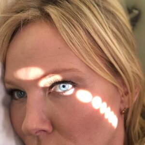 Kelli Giddish Instagram - dot dot dot #dotdotdot
