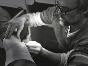 Kelli Giddish Instagram - @mikemakeup hard at work. What happened to #Rollins? #KneedToKnowBasis