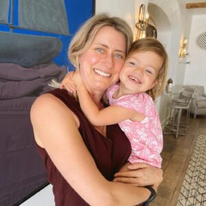 Kelly Noonan Instagram - 35 years of best friendship 🥂 HAPPY BIRTHDAY TO MY TWIN SOUL and SISTER Carolyn! She has been my ride or die since AYSO in 1989 ⚽️ Best auntie to Roo and the kindest heart imaginable. No wonder her name is CARE. May this crazy year bring you all the magic you deserve and more Buna! 💫