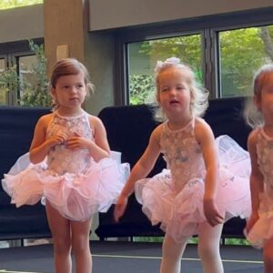 Kelly Noonan Instagram - First dance recital! A whole lotta cuteness and chaos but we were beaming with pride as Riley braved the stage with curiosity and a handful of moves🕺🏻Special shout out to @chef_dafne for coming to her best friend’s recital early in the morning on her day off 😜🩰