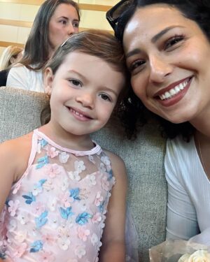 Kelly Noonan Instagram - First dance recital! A whole lotta cuteness and chaos but we were beaming with pride as Riley braved the stage with curiosity and a handful of moves🕺🏻Special shout out to @chef_dafne for coming to her best friend’s recital early in the morning on her day off 😜🩰