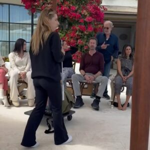 Kelly Noonan Instagram - What a beautiful, amazing, abundant HEALing event. 🤍

I am beyond grateful to spend the day in Malibu with all these amazing souls 

Thank you @kellygores and the HEAL Documentary @healwithkelly for hosting and supporting us all and the universe in coming together to heal. 

I feel blessed to share healing energy with you all. I am so grateful. 

#heal #healingjourney #healdocumentary #healmovie