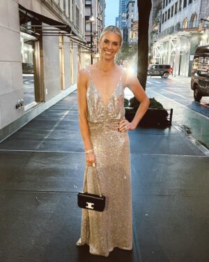Kelly Noonan Instagram - What an honor to attend and support @clooneyfoundationforjustice “The Albie Awards” last night. It was a powerful and emotional evening recognizing some of the most courageous heroes risking their lives for truth, freedom, justice, liberty and healing in humanitarian efforts all over the world. I left with a heavy heart unable to process all of the suffering and darkness in the world, but also a fire under my ass to do more. Most importantly, I do have renewed hope that the amount of good people in the world performing extraordinary acts of love and kindness far outnumber the bad. THERE IS HOPE BECAUSE OF THE HEROES. Thank you Amal and George for your incredible work 🙏🏽 
.
#TheAlbies #justice #WagingJustice #WagingPeace #syria #iran #ukraine #thailand #drc 
.
hair: @xaviervelasquez
m/u: @a_muse_inspired 
dress: @celine 
.
Last four slides 📸 #repost from @clooneyfoundationforjustice