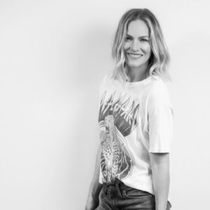 Kelly Overton Instagram - 🖤🐆🤘🏼