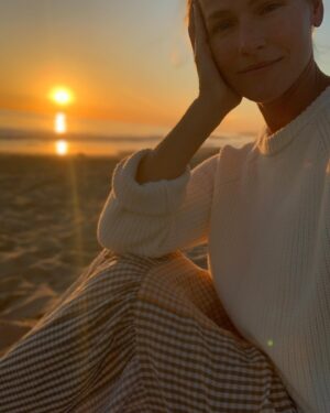 Kelly Overton Instagram - Still at the beach…