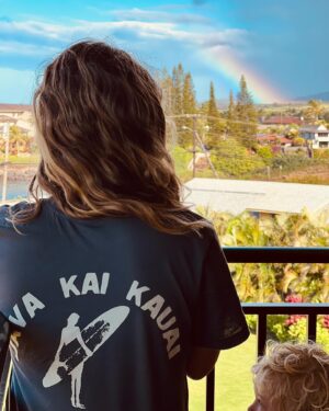 Kelly Overton Instagram - 🌺We are a Kauai loving family 🌈🏝🐓🥥🐚🍹🤙🏼☀️🍍🧜🏼‍♀️🐬