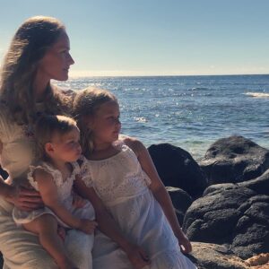 Kelly Overton Instagram - Happy #nationaldaughterday  #mygirls #myloves #myangels 💞