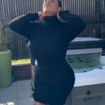 Kelly Helard Instagram - Une sélection d’articles à 1€ oui oui regarder !! Regarde ce que j’ai commandé et ce que j’ai reçu je suis grave pas déçu !! Quel est ta tenue préférée ? ❤️ 100 euros de coupons dispo avec mon code : dkw8734 et lien dans ma bio si tu veux bénéficier de mes offres !! @temu_france #publicité