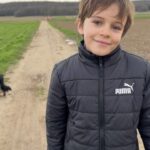 Kelly Helard Instagram - Ça grandit vite et tout ça ne me rajeunit pas !! J’ai eu mes enfants très tôt et vous ?