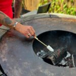 Kelly Helard Instagram - Que les barbecues brasero planta recommence…. Vous êtes plus quoi vous ?