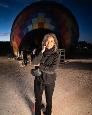 Kelly Hu Instagram - Woke up before the ass crack of dawn with @miss_jean_g and @sdbesq to check another one off the bucket list when I was in San Miguel.

#airballoonride
#airballoon
#bucketlist
#bucketlist✔️