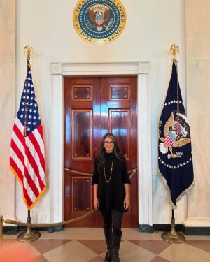 Kelly Hu Instagram - It was such a privilege touring the White House with my brother, neice and some awesome people doing great work for the AANHPI community. 
The quote from John Adams made me choke up a bit. 
Huge thanks to Brian Pang: @bpanger33 for making it happen!

@sheena.yap.chan
@kimchva
@suzychoi
@theinclusioninitiativellc
@fredfaylona
@hu_glenn