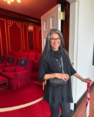 Kelly Hu Instagram - It was such a privilege touring the White House with my brother, neice and some awesome people doing great work for the AANHPI community. 
The quote from John Adams made me choke up a bit. 
Huge thanks to Brian Pang: @bpanger33 for making it happen!

@sheena.yap.chan
@kimchva
@suzychoi
@theinclusioninitiativellc
@fredfaylona
@hu_glenn
