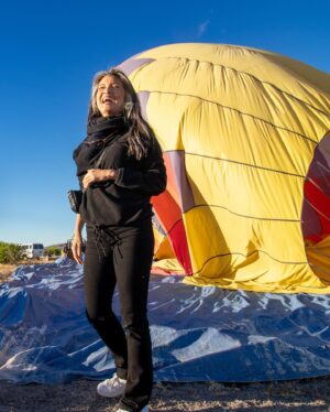 Kelly Hu Instagram - Woke up before the ass crack of dawn with @miss_jean_g and @sdbesq to check another one off the bucket list when I was in San Miguel.

#airballoonride
#airballoon
#bucketlist
#bucketlist✔️