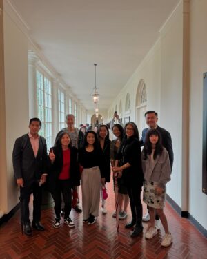 Kelly Hu Instagram - It was such a privilege touring the White House with my brother, neice and some awesome people doing great work for the AANHPI community. 
The quote from John Adams made me choke up a bit. 
Huge thanks to Brian Pang: @bpanger33 for making it happen!

@sheena.yap.chan
@kimchva
@suzychoi
@theinclusioninitiativellc
@fredfaylona
@hu_glenn
