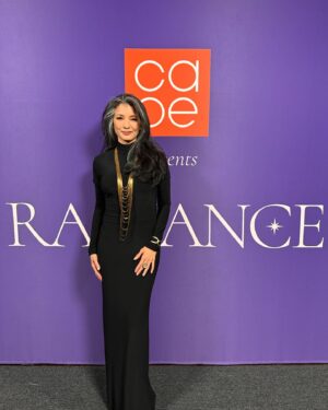 Kelly Hu Instagram - The @CapeUSA gala was a blast.  It gives me so much pride to celebrate AAPINH women and non-binary colleagues. It gave me so much joy to see so many dear friends I’ve known for decades and making some new ones.
#caperadiancegala
#radiancegala
#celebrateAAPINH
#celebratesisterhood