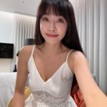 Kelly Huang Instagram - 39感恩日！生日快樂！ 謝謝阿水哥哥告訴我 39在日本有感恩的意思 39 日文發音接近Thank you (3Q) 所以3月9日這一天是「39感恩日」 我很榮幸在這一天出生（感恩媽媽真偉大） 44歲的生日，事事順心如意🌹 很感恩活到現在一路幫助我的人們 尤其今年特別以一種 「動念即許願成功」的模式 一步一步的在生活中向我展演 這似乎是在向我預告著 往後的人生必定是朝向 「溫暖、樂觀、向世界學習前進」 我的世界觀就是善良真誠的照映 喜怒哀樂都真實去體悟 沒試過怎麼知道？ 所以持續踏上未知的冒險旅程 勇敢的面對自己內心的恐懼 克服障礙達到自己的目標 分享給大家 我今年的生日願望 「不設限 無極限 勇闖未知領域」 最好的不一定是別人認為的 只有自己最清楚！ 也祝福39生日的大家生日快樂🎂🎁 對了！昨天是國際38婦女節🎀 感謝性平三法上路！ 《性別平等工作法》 《性騷擾防治法》 《性別平等教育法》 未來大家有法律上的支撐及幫助 遇到不舒服的對待 不要忍耐 不要縱容 不要漠視 旁觀者不要冷漠 我們可以有智慧的介入 1 要破壞性騷擾局面（技巧性的帶離現場） 2要對抗加害者（成為已知的第三方） 3要主動關心受害者（提供協助） 旁觀者需要做的，僅僅是在他人需要的時候，勇敢站出來，讓受害者不再孤單。 不管同性異性，這些事情都有可能發生。 不管加害與被害，這些事情都有可能被扭曲。 有人重視，有人關注，就像陽光普照般 無所遁形🫥 🙏願 世界🌍覺醒 🙏二元對立模糊 🙏無