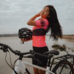 Kelly Huang Instagram - 週末愉快❣️喜歡騎車的朋友在哪裡🙋🏻‍♀️ 大家有推薦的路線嗎？ @taokasbicycle 道卡斯 @eventswheelhouse #金奇運動 #CROSS GR SPEC #taokas道卡斯電輔車