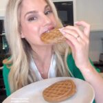 Kelly Kruger Instagram – 2 INGREDIENT WAFFLES 🧇 

Gluten, dairy and sugar free high protein waffles! 
Add some pure maple syrup or raw honey and fruit on top 🧑‍🍳💋 

3 eggs 
4 tbs almond butter 

Optional: 
Cinnamon, vanilla. Protein powder. Sweetener 

Will you be making this? 

#waffles #glutenfree #glutenfreefood #highprotein #breakfast #eggs #eeeeeats #buzzfeedfood  #recipeoftheday