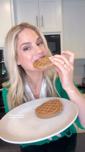 Kelly Kruger Instagram - 2 INGREDIENT WAFFLES 🧇 

Gluten, dairy and sugar free high protein waffles! 
Add some pure maple syrup or raw honey and fruit on top 🧑‍🍳💋 

3 eggs 
4 tbs almond butter 

Optional: 
Cinnamon, vanilla. Protein powder. Sweetener 

Will you be making this? 

#waffles #glutenfree #glutenfreefood #highprotein #breakfast #eggs #eeeeeats #buzzfeedfood  #recipeoftheday