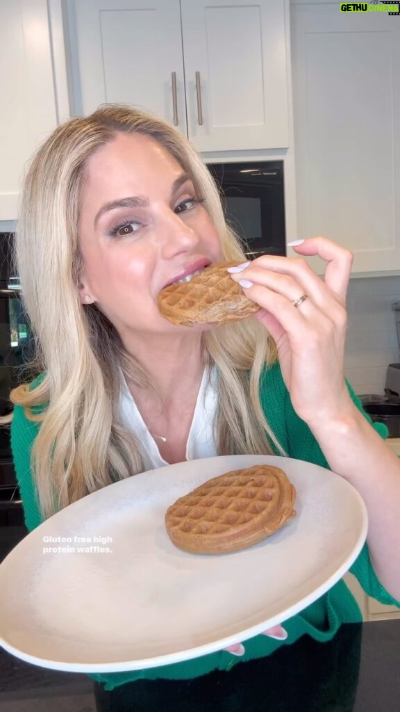 Kelly Kruger Instagram - 2 INGREDIENT WAFFLES 🧇 Gluten, dairy and sugar free high protein waffles! Add some pure maple syrup or raw honey and fruit on top 🧑‍🍳💋 3 eggs 4 tbs almond butter Optional: Cinnamon, vanilla. Protein powder. Sweetener Will you be making this? #waffles #glutenfree #glutenfreefood #highprotein #breakfast #eggs #eeeeeats #buzzfeedfood #recipeoftheday