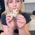 Kelly Kruger Instagram - Gluten & refined sugar free Banana Blueberry Scones 🫐 🍌 Eat them on their own, with any nut butter or even make them into an egg sandwich (if you’re my kids) 2 ripe bananas 1 cup gluten free flour 1.5 tsp baking powder 1 egg Splash of maple syrup Dash of sea salt Dash of cinnamon Bake at 350 for about 20-25 min #blueberry #scones #muffins #easyrecipes #glutenfree #refinedsugarfree #breakfastideas #snack #eeeeeats
