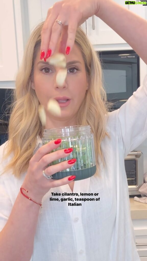 Kelly Kruger Instagram - HERE! 👇🏻 This recipe is so popular so many of you make it multiple times a week like we do! If you haven’t tried it yet is this something you would make? What other recipes do u want to see more of? I know smoothies but what else? You need : Chicken breast or thighs 1 cup cilantro 3 or 4 limes or lemons 5 or 6 garlic cloves 1/2 cup olive oil 2 tsp salt 1.5 tsp pepper 1 teaspoon Italian seasoning Pulse the marinade ingredients in a blender or food processor. Coat the chicken and marinate for about an hour or longer (it’s just better this way but you don’t have to) Bake covered at 400 for about 40 min and then uncover, raise heat to 425 and bake 15 more minutes or until full cooked the way you like it. #chickenrecipes #chicken #cilantrolime #cilantro #easyrecipes #glutenfreefood #eeeeats #buzzfeedfoods #highprotein #recipeshare #highproteinmeals #feedfeed