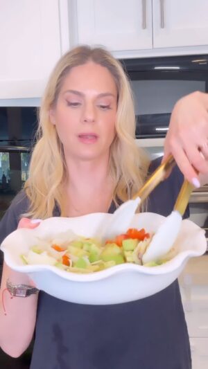 Kelly Kruger Instagram - This quick salad is so easy to make especially with this chopper.you have an amazing salad in under 5 minutes! 

Comment “chopper” to get the link to this one. 

Who’s making this one??

Any veggies you want! 

Dressing :

- 1/3 cup extra virgin olive oil
- 2 tablespoons balsamic vinegar
- Juice of 1/2 lemon
- 1/2 teaspoon salt
- 1/4 teaspoon black pepper
- 1/2 teaspoon garlic powder
- 1/2 teaspoon onion powder

I don’t measure spices I just season like crazy 

#salad #homemade #easeals #recipeshare #glutenfree #vegetarian #eeeeats #feedfeed #recipe #sidesalad