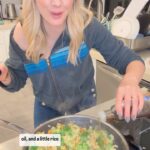 Kelly Kruger Instagram – HERE 👇🏻

The easiest 10 min veggie fried rice. Feel free to add in chicken tofu shrimp or any protein you like! 

Would you make this? 

Ingredients:
– 4 cups cooked frozen rice, thawed
– 2 cups frozen mixed veggies (such as peas, carrots, corn)
– 1 cup broccoli florets
– 2-3 tablespoons avocado oil
– 1-2 tablespoons butter
– 2 eggs, beaten
– 1 tablespoon rice vinegar
– 2-3 tablespoons soy sauce or tamari
– 1 tablespoon sesame oil
– 2-3 cloves garlic, minced
– Salt and pepper to taste
– Optional: sliced green onions for garnish

#friedrice #rice #dinner #dinnerideas #asianfood #eeeats #feedfeed #buzzfeedfood #comfortfood #easymeals