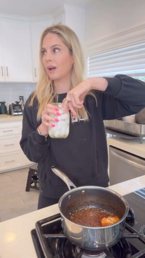 Kelly Kruger Instagram - I always say It’s not Kelly’s Kitvhen unless I break something, burn something (including myself) or make a mess…

I’ve tried to do this recipe w unrefined sugar 4 times!! It finally worked but I couldn’t even finish it!! 

My finger hurts… 🤕 

Will try again tomorrow. 

#BTS #behindthescenes #reallife #reality #cooking