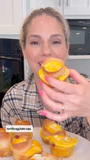 Kelly Kruger Instagram - This is such a great meal prep! They reheat really well. My kids loved them for snacks last week. Add veggies to them too and play around with your ingredients! 

High protein, gluten free (if you’re using GF tortillas) and so good! If you want me to start adding macros to these recipes let me know! 

Who’s making these? 

#breakfast #eggs #eggbakes #breakfasttacos #highproteinmeals #glutenfree #mealprep #eeeeeats #yum #recipeshare