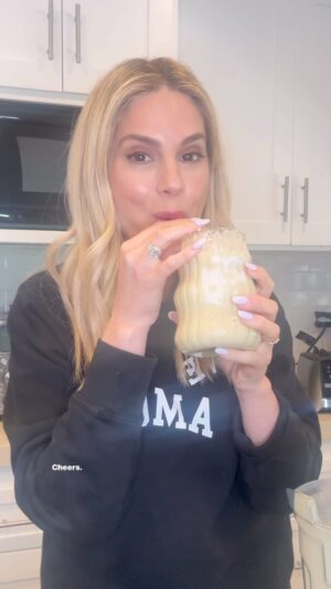Kelly Kruger Instagram - HERE! 👇🏻👇🏻👇🏻

It’s an anti inflammatory, immune boosting, high fiber, high protein, gut healthy smoothie. And it’s so good you would never know it’s “healthy” (think super food pins colada with a kick.

**Comment “smoothie” or “Yes Please” and I’ll DM you the exact recipe for this! 

Does this look good to you??

#smoothie #guthealth #protein #highprotein #highfiber #glutenfree #healthyfood #healthyrecipe #easyrecipe #fruit #ginger #eeeeeats #banana #pineapple