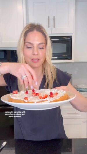 Kelly Kruger Instagram - HERE! 👇🏻🍰

If you’re looking for a high protein, gluten free dessert and love a good cheesecake like I do then you will probably love this one! 

Comment “cake” and I’ll send the recipe straight to your DM! 

Who’s making this one?? 

#cheesecake #glutenfree #cake #dessert #treat #highprotein #comfortfood #eeeeats #feedfeed #baking #refinedsugarfree