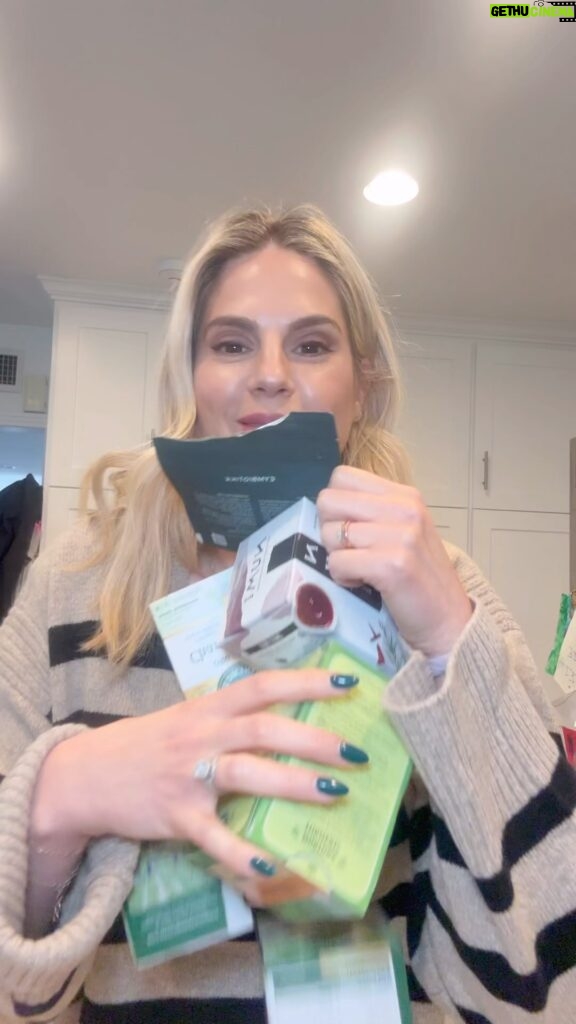 Kelly Kruger Instagram - HERE 👇🏻 **Comment “Tea” and I’ll send a link with all these teas and the rollers, cookie dough balls to your DM! Tea is a staple in my life. My husband always tells me we need to be in London because High tea is my thing. My teas are little rituals. I pair them with different things like protein cookie dough balls, my essential oil rollers. Milk tea lattes like I ENJOY my tea time okay???? 🤣 my girls and I have tea parties daily and I love it!!! Are you into tea?? If so, which ones? #tea #teatime #wellnessjourney