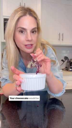 Kelly Kruger Instagram - It’s Gluten Free, high protein, high fiber, no refined sugar amd satisfies your sweet tooth!!! 

Would u make this?

**comment “cheesecake” and I’ll DM you the exact recipe. 

IB @gracie_norton 
#cheesecake #dessert #glutenfree #easyrecipes #snack #highprotein #blueberry #strawberry #sweettooth #recipeshare