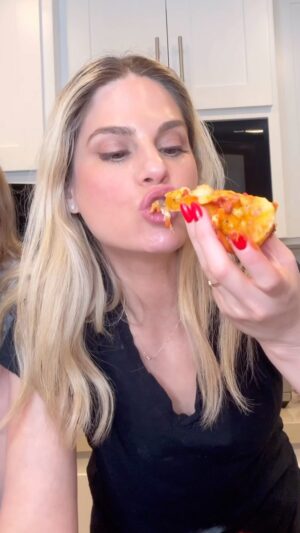 Kelly Kruger Instagram - HERE! 👇🏻 @kellylkruger 

I was shocked at how good this turned out! Everyone LOVED IT!!

You don’t really taste the sweet potato at all 
What do u think? Will u be trying this?

2 medium sweet potatoes, peeled 
- 1 -2 cup gluten-free flour add more as you go until it isn’t sticky anymore. 
- 1 cup shredded mozzarella cheese
- 1/4 cup grated Parmesan cheese
- 1 teaspoon dried oregano
- 1/2 teaspoon salt
- 1/2 cup or more marinara sauce
- Toppings of your choice (e.g., sliced bell peppers, onions, olives, pepperoni)

1. Preheat your oven to 400°F (200°C).

2. Place the diced sweet potatoes in a pot of water and bring it to a boil. Cook the sweet potatoes until they are fork-tender, about 15-20 minutes.

3. Drain the cooked sweet potatoes and mash them in a mixing bowl until smooth.

4. Add the gluten-free flour to  the mashed sweet potatoes. Knead together until well combined.

5. Top with marinara sauce, mozzarella cheese, Parmesan cheese, oregano, and salt 

Bake at 400 for about 20- 25 minutes 

#pizza #sweetpotato #glutenfree #comfortfood #eeeaats #feedfeed #cheese #buzzfeedfod