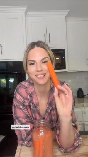 Kelly Kruger Instagram - These pickled carrots don’t last more than 24 hours in my house!! The kids love them, we love them. I especially love them because they help w my chip problem 🤣 They’re healthy, crunchy and delicious! 

What veggies would you pickle? 

Veggie of choice 
- 2 cups white vinegar
- 2 cups water
- 1/4 cup sugar I used maple sugar
- 2 tablespoons salt
- 4 cloves garlic, peeled and smashed
- 2 teaspoons mustard seeds
- 2 teaspoons dill seeds
- 1 teaspoon black peppercorns
- 1/2 teaspoon red pepper flakes (optional)

#pickles #carrots #snack #veggies #easyrecipe #recipeshare #pickledcarrots #pickledveggies #salty #crunchy