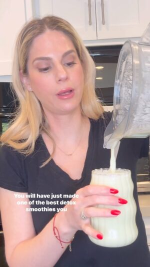 Kelly Kruger Instagram - HERE! 👇🏻

The best (tasting) detox smoothie you will ever have!! 

Comment “Smoothie” and I’ll DM you the recipe 🩷

Add protein powder too!! 

Would you start your day with one? 

#smoothie #detox #healthyfood #easyrecipe #proteinshake #cucumber #lemon