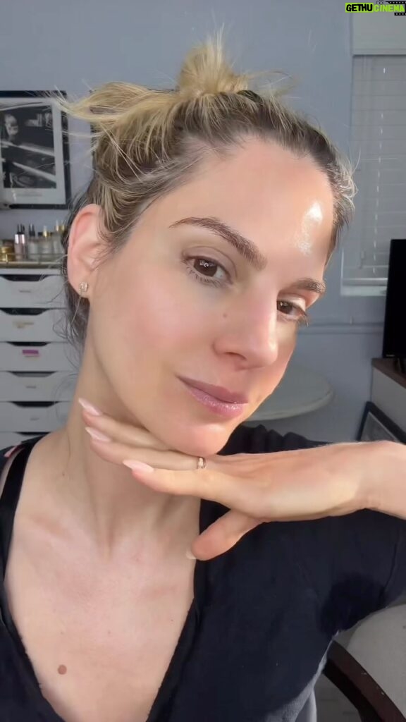 Kelly Kruger Instagram - Get unready with me 💕 ** Comment “Skincare” or “links” to get all the products used here sent to your DM. We missed makeup Monday this week and have had a lot of requests for this one. I LOVE melting my makeup off at the end of the day, doing my skincare, throwing my hair up, putting on sweats and getting cozy on the couch 🙌🏻🙌🏻 which are you? Dress up and go out or getting.cozy on the couch? #getunreadywithme #nightimeroutine #skincare #nighttimeskincare #skin #clearskin #cleanskin