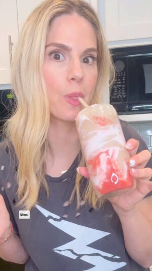 Kelly Kruger Instagram - Here!! 👇🏻👇🏻👇🏻

My absolute favorite smoothie to get when I’m out is the @erewhon @haileybieber smoothie. It’s sooo good and so good for you! (Hair skin and nails particularly. I had to try recreating it and I was actually really proud at the result!’

Would you make this smoothie at home or would you rather buy one? 

What kind of smoothies do you typically like? 

Ingredients:
- 1 ripe banana
- 1 cup strawberries (fresh or frozen)
- 1/2 avocado
- 1 cup almond milk
- 1 tablespoon collagen powder
- 1 tablespoon maple syrup (or to taste)
- 2-3 pitted dates
- 1 scoop protein powder (optional)
- 1 teaspoon sea moss (optional)
- For glass decoration: strawberry glaze, coco whip

Instructions:
1. In a blender, combine the banana, strawberries, avocado, almond milk, collagen powder, maple syrup, dates, protein powder, and sea moss.
2. Blend until smooth and creamy. Add more almond milk if needed to reach your desired consistency.
3. In a separate bowl, mix the strawberry glaze.
4. Pour the strawberry glaze into the bottom of the serving glass.
5. Add a layer of coco whip on top of the strawberry glaze.
6. Pour the smoothie mixture into the glass.
7. Top with more coco whip.
8. Optionally, you can garnish with additional strawberries or other toppings.

#strawberry #smoothie #haileybieber #smoothierecipe #recipeshare #highprotein #healthyfood #skinfood
