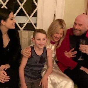 Kelly Preston Instagram - Happy New Year Everyone!!! Love and happiness to you all. 💕🎉