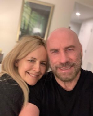 Kelly Preston Instagram - Just hanging out on a Saturday afternoon! ♥️